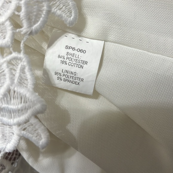 206. SELF-PORTRAIT White Lace Square Neckline Dress 2 - Picture 16 of 17